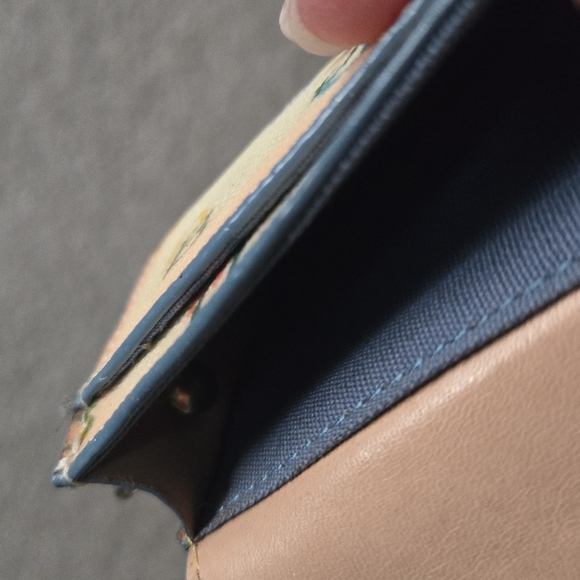 Vintage Y2K Dooney & Bourke Phone/Card Wristlet - Picture 3 of 4